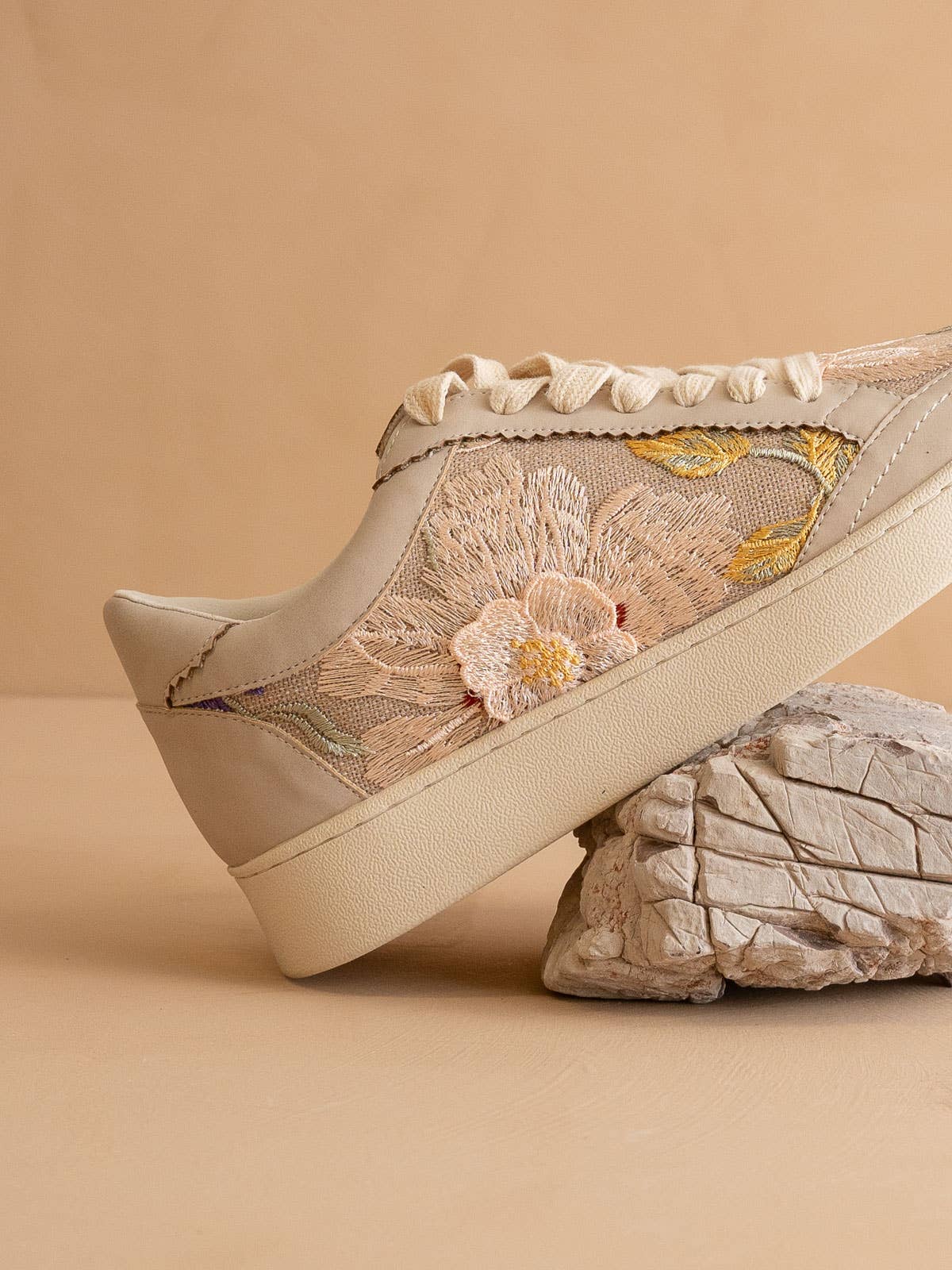 0ASIS SOCIETY he Tammi | Light Grey Floral Applique Sneaker