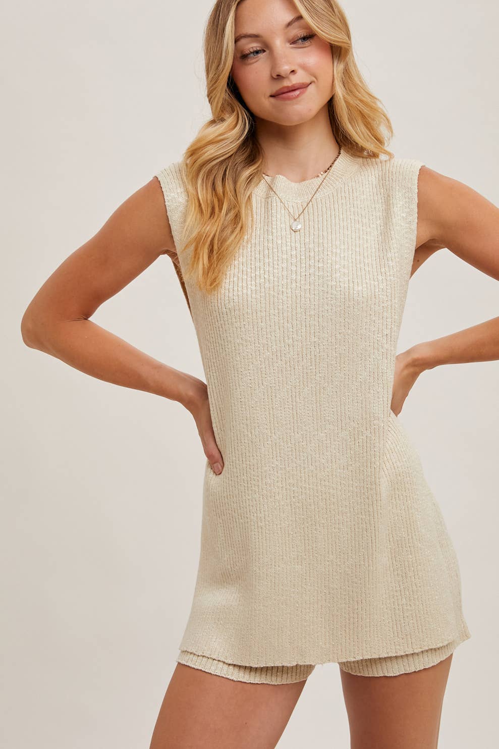 SLEEVELESS SIDE SLIT & SHORT KNIT SWEATER SET